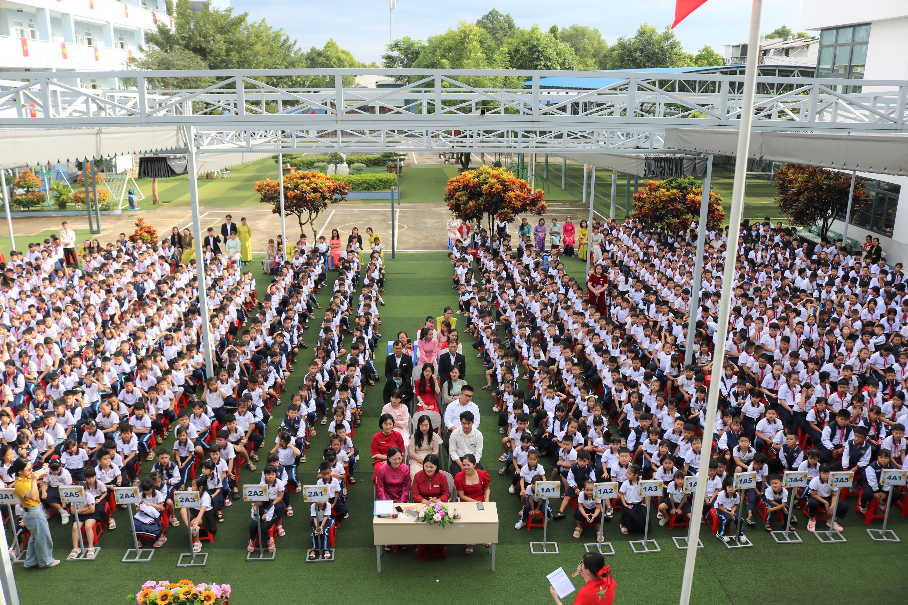 BUỔI SINH HOẠT DƯỚI CỜ ĐẦU TIÊN NĂM HỌC 2025 – 2026